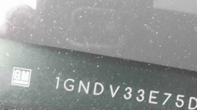 VIN prefix 1GNDV33E75D1