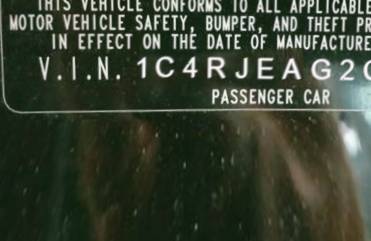 VIN 1C4RJEAG2CC277572