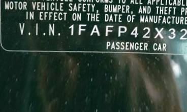 VIN 1FAFP42X32F145630