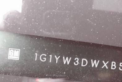 VIN 1G1YW3DWXB5111638