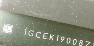 VIN 1GCEK19008Z101782